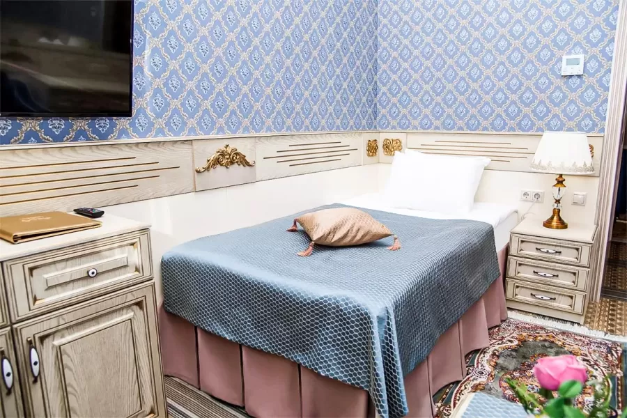 Одноместный номер в санатории «Главные Нарзанные Ванны» в г. Кисловодске - фотография